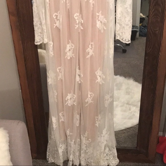 White Lace long dress/Long sleeve - Picture 2 of 7